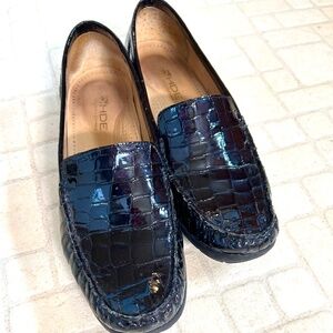 Reptile Texture Patent Leather Loafers